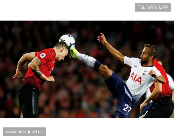 曼联进攻组织混乱问题持续影响球队表现，走势变化显现