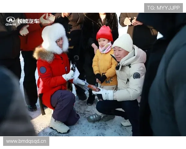 陈一冰明明邻家男孩气，刷卡那一瞬间把我拉回现实——追不上了